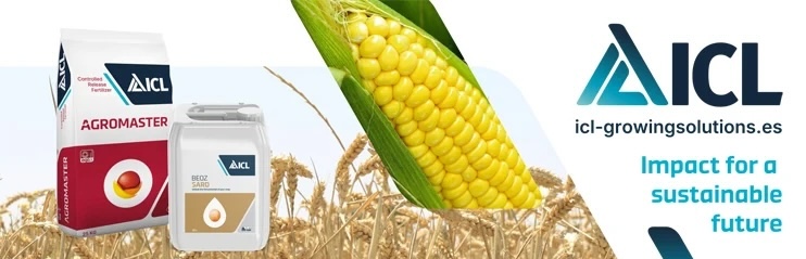 Graphic illustrating Agromaster controlled release fertilizer pack, and BIOZ Sard biostimulant container, with a background of wheat and maize.